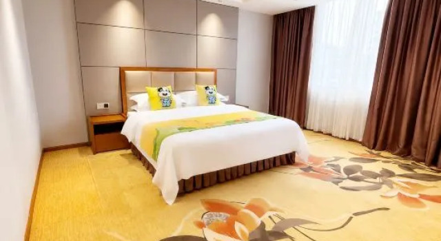 Люкс Rongjiang Tianxi Haodu Hotel (Main Store at Cun Chao Football Field)