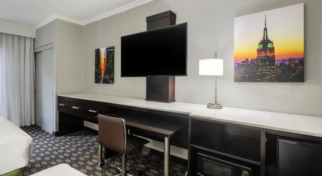 Четырёхместный номер Standard Best Western Premier NYC Gateway Hotel