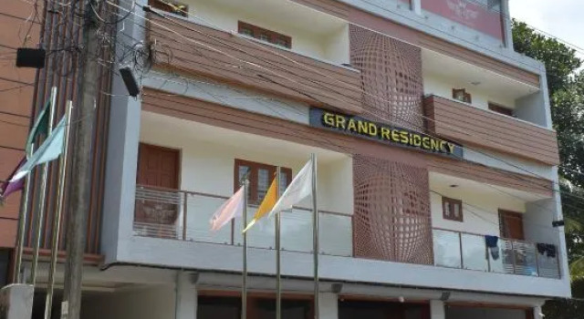 Grand Residency & Resort, Забронировать Курортный отель Курортные отели штата Кералы, Курортный отель