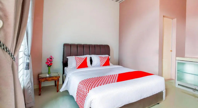 OYO 3073 Twin House Syariah, Rezerwuj Hotel Padang Sumatra