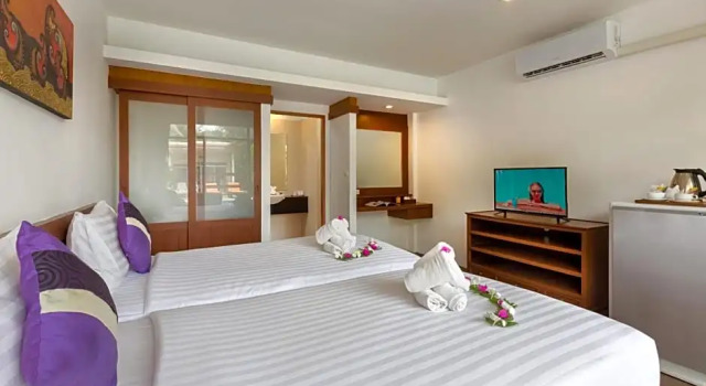 Двухместный номер Superior с видом на бассейн Phuket Sea Resort SHA Extra Plus