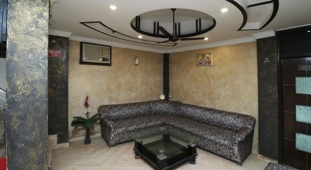 OYO 27596 Hotel Parkash dx, Забронировать Отель Пахар-Ганж Нью-Дели, рядом с Рынок Садар-Базар