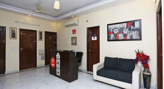 OYO 306 Hotel Staayy Inn