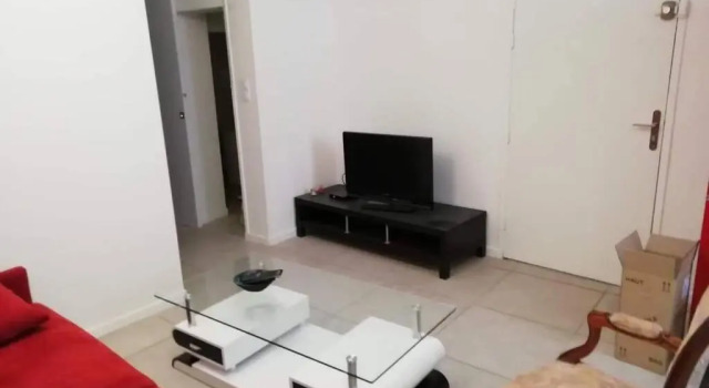 Appartement typique dans le centre historique 47m2, Забронировать Апартаменты/квартира Отели Ла-Сьота с парковкой, рядом с La plage de Saint-Pierre, Парковка