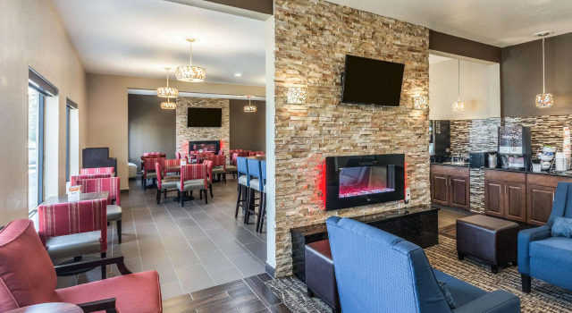 Comfort Inn & Suites, Varaa Hotelli  