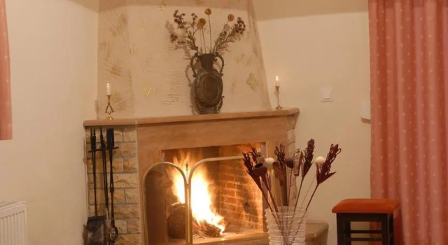 Elatousa, Book Hotel Elatochori 