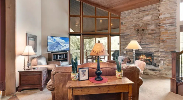 Powder Run at Deer Valley Resort - Four Bedroom Condo with Hot Tub #A32 4 Condo