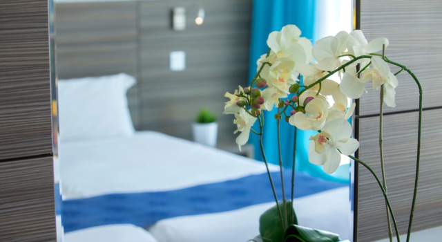 Номер Superior с балконом и с видом на бассейн Limanaki Beach Hotel & Suites