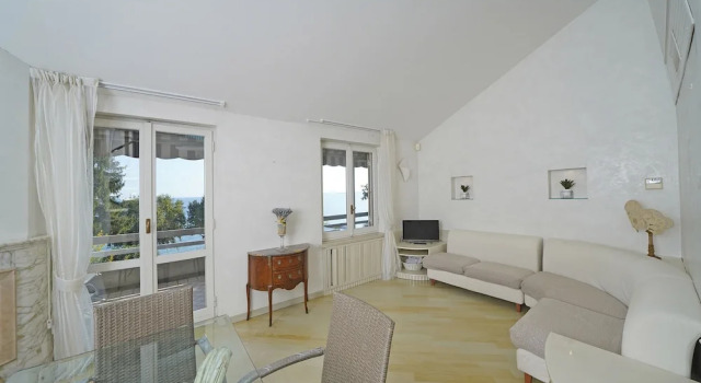 Il Melagrano A12 by Wonderful Italy, Забронировать Апартаменты/квартира Отели Valtenesi del Garda с парковкой, Парковка