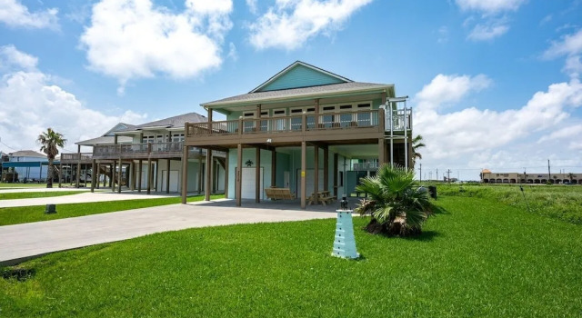 Tipsy Turtle 3 Bedroom Home by RedAwning, Book Feriehus Bolivar Peninsula Houston