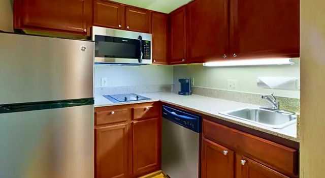 Четырёхместный номер Standard с 2 комнатами Homewood Suites by Hilton Dayton Fairborn