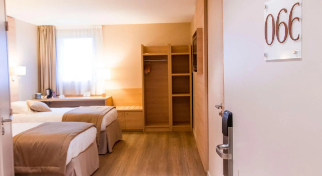 Трёхместный номер Standard Best Western Bourgoin Jallieu