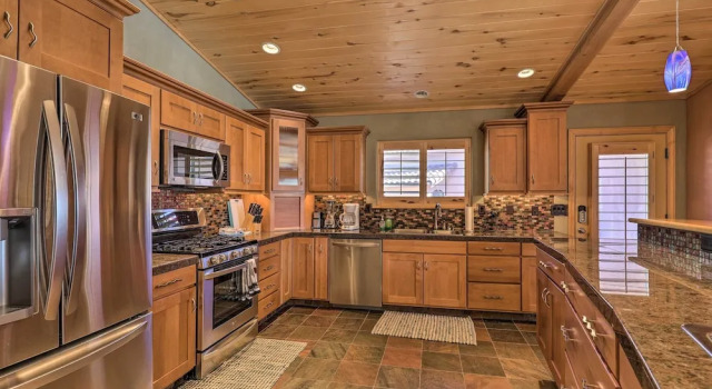 Коттедж 5 Mi to Butte Creek Trail: Prescott Home w/ Deck!