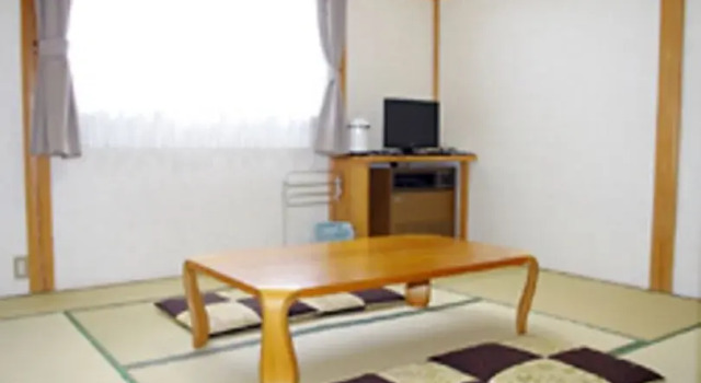 Refre Inn Fukuzawa, Prenota Hotel Hotel a Koshinetsu con parcheggio, Parcheggio