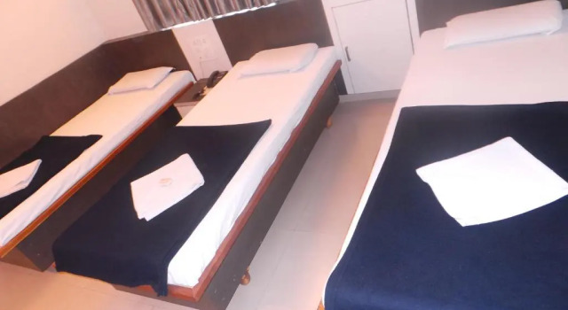 Трёхместный номер Standard Hotel Royal Residency Executive