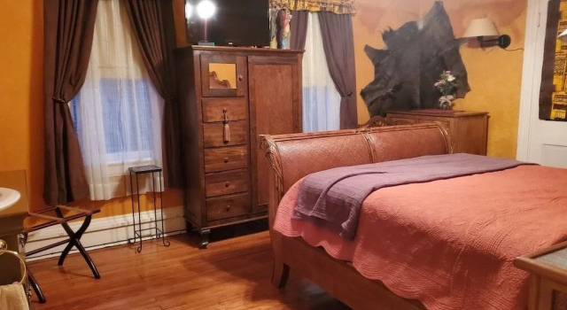 Номер Standard с балконом The Amberson House Bed & Breakfast