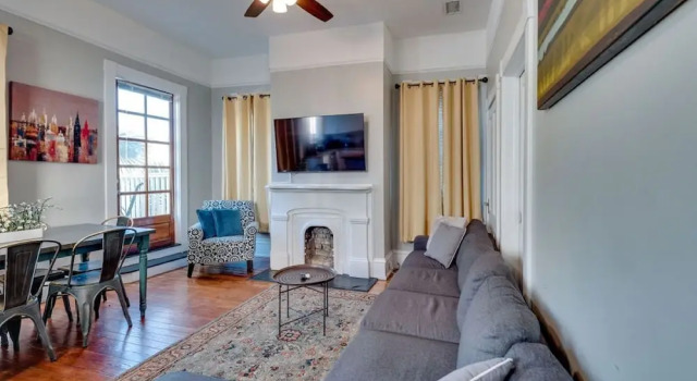 Huge 5 bedroom 5 bath Home in Savannah, Забронировать Отель Саванна Джорджия, рядом с Колледж искусств и дизайна Саванны