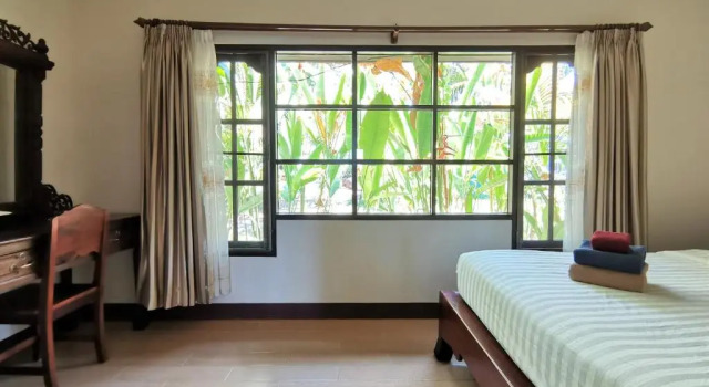 Вилла с видом на сад Holiday Villa, Lanta
