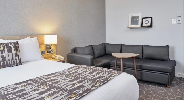 Двухместный номер Premium с видом на канал Holiday Inn Ellesmere Port/Cheshire Oaks by IHG