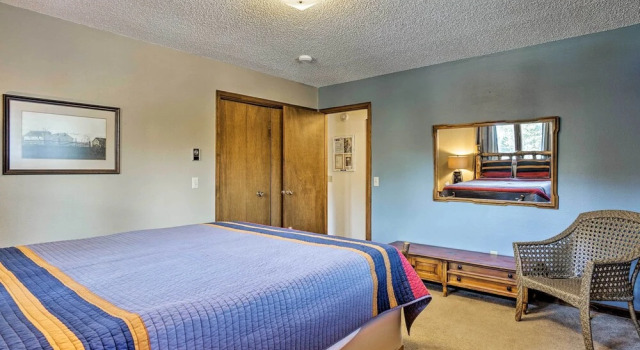 'peaceful Pines' Estes Park Home: Longs Peak View, Забронировать Дом для отпуска Отели Эстес-Парк с парковкой, Парковка