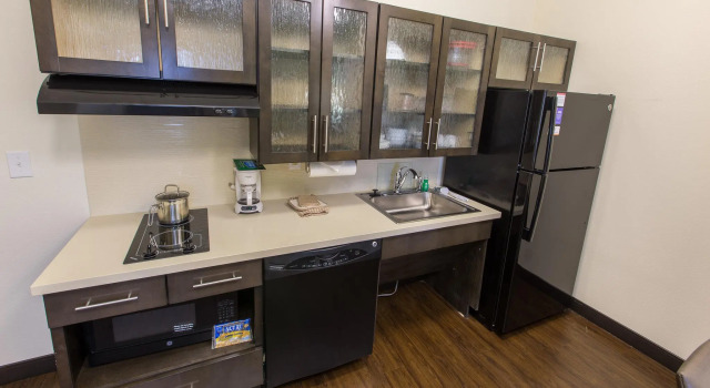 Четырёхместный люкс Candlewood Suites Overland Park W 135th St by IHG