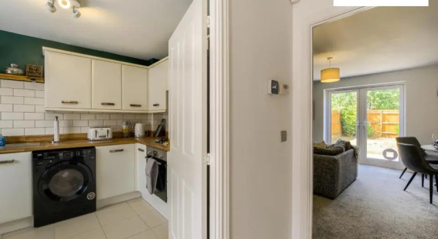 Апартаменты 3 Bedroom Coventry House By Passionfruitproperties With Free Wi-fi, Driveway & Garden- 26WWC