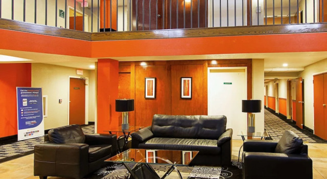 Quality Inn Plainfield, Varaa Hotelli Hotellit New England uima-altaalla, Uima-allas