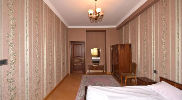 Rent Inn Yerevan on Buzand Street, Забронировать Отель Отели Еревана 4 звезды, рядом с Площадь Республики, 4*