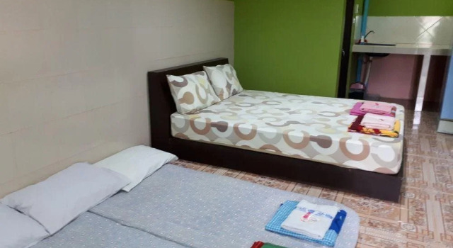 Baanklong Amphawa Homestay, Забронировать Отель Отели Ампхава с парковкой, Парковка