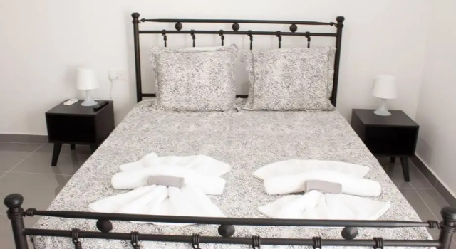 Spacious studio - short walk from Nissi beach!, Забронировать Апартаменты/квартира Отели Айия-Напа с парковкой, Парковка