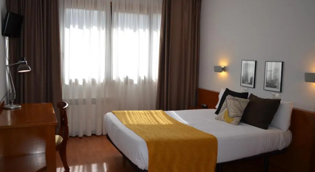 Hotel Elorrio, Rezerwuj Hotel Hotele w Baskonia z parkingiem, Parking