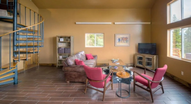 PV - Paradise Valley Retreat, Buchen Sie Hotel Emigrant 