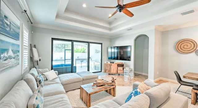 Coastal Naples Getaway ~ 2 Mi to Beaches!