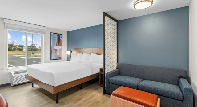 Люкс Everhome Suites Wichita Northeast by Choice Hotels
