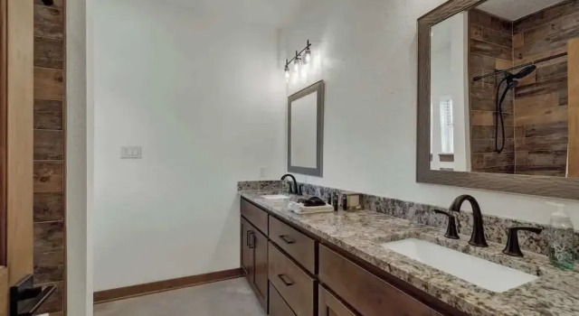 Luxury in the Hill Country, 10-mins to Downtown!, Забронировать Отель Фредериксберг Texas Wine Country, рядом с Театр Rockbox