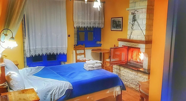 Двухместный номер Superior с балконом и с видом на горы Zarkada Archontiko Hotel