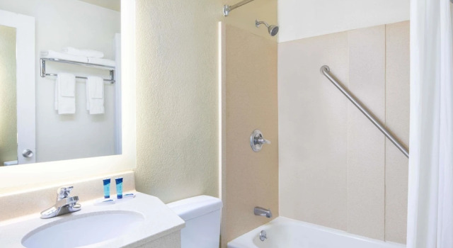 Standard Doppel Zimmer Howard Johnson by Wyndham Athens