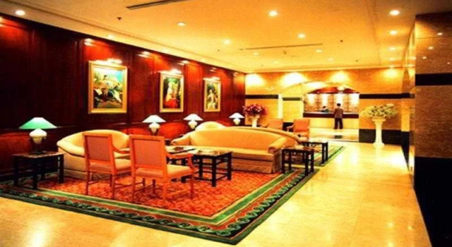 Songhuajiang Gloria Plaza Hotel, Rezerwuj Hotel Hotele w Dao Li z basenem, Basen