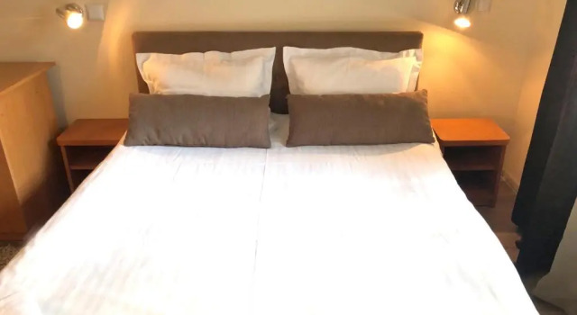 Camera tripla Standard Eney Budget Three-Room Apartment