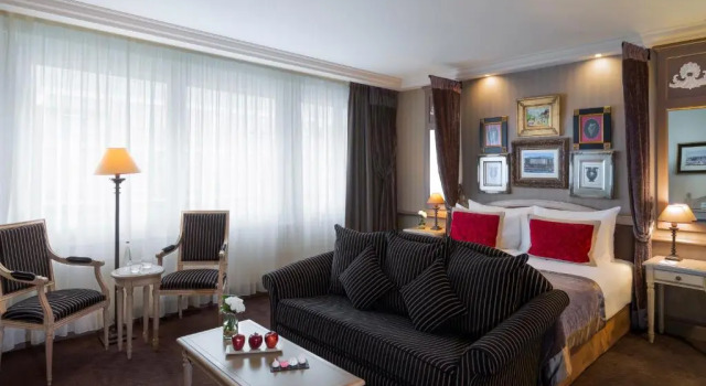 Двухместный номер Executive Royal Manotel