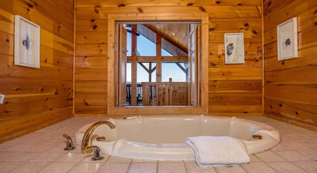 Апартаменты Upscale Cabin Stunning Views Hot Tub Game Room