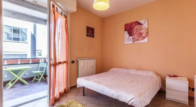 Dossetti in Bologna with 1 bedrooms and 1 bathrooms