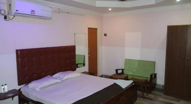 Standard Dreier Zimmer Hotel HCB