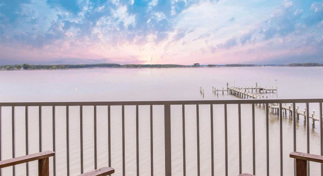 Четырёхместный люкс Island Inn & Suites, an Ascend Collection Hotel