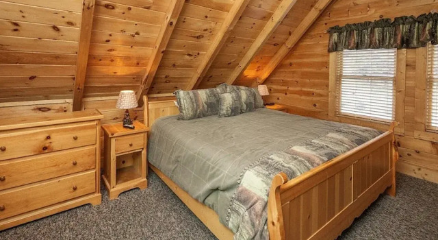 Er302 - Best Of Times Great Location-close To Town 2 Bedroom Cabin by RedAwning