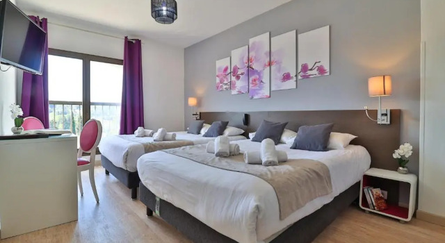 Четырёхместный номер Superior Hotel Perla Riviera