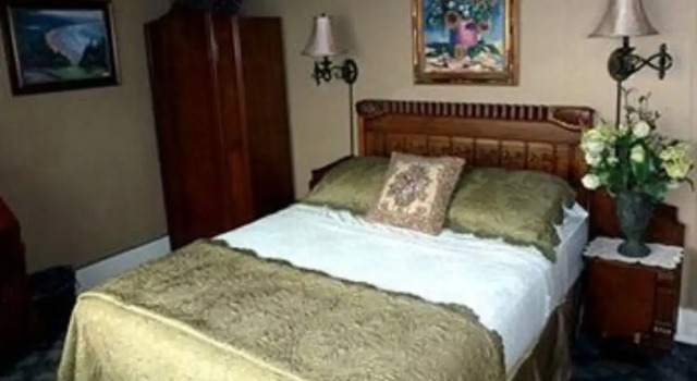 Old Wheeler Hotel, Prenota Hotel  