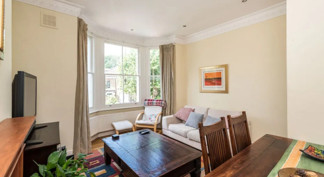 NEW Super 2BD Flat Well Connected to City Centre