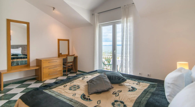 Mirca in Supetar With 7 Bedrooms and 6 Bathrooms