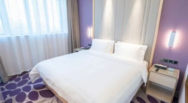 Люкс Deluxe LavandeLavande Hotel (Zhongshan Tanzhou Business Center Branch)